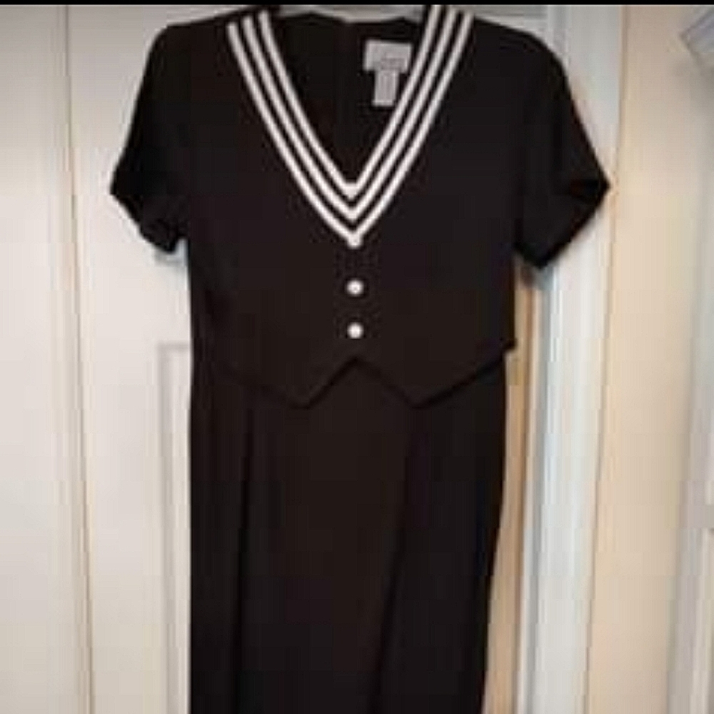 WOMENS SCARLETT INTERNATIONAL BLACK/WHITE DRESS SIZE 5/6
